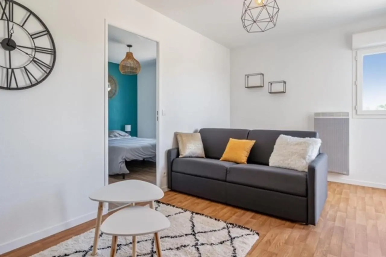 Cosy 40M With Terrace In 瓦讷 公寓
